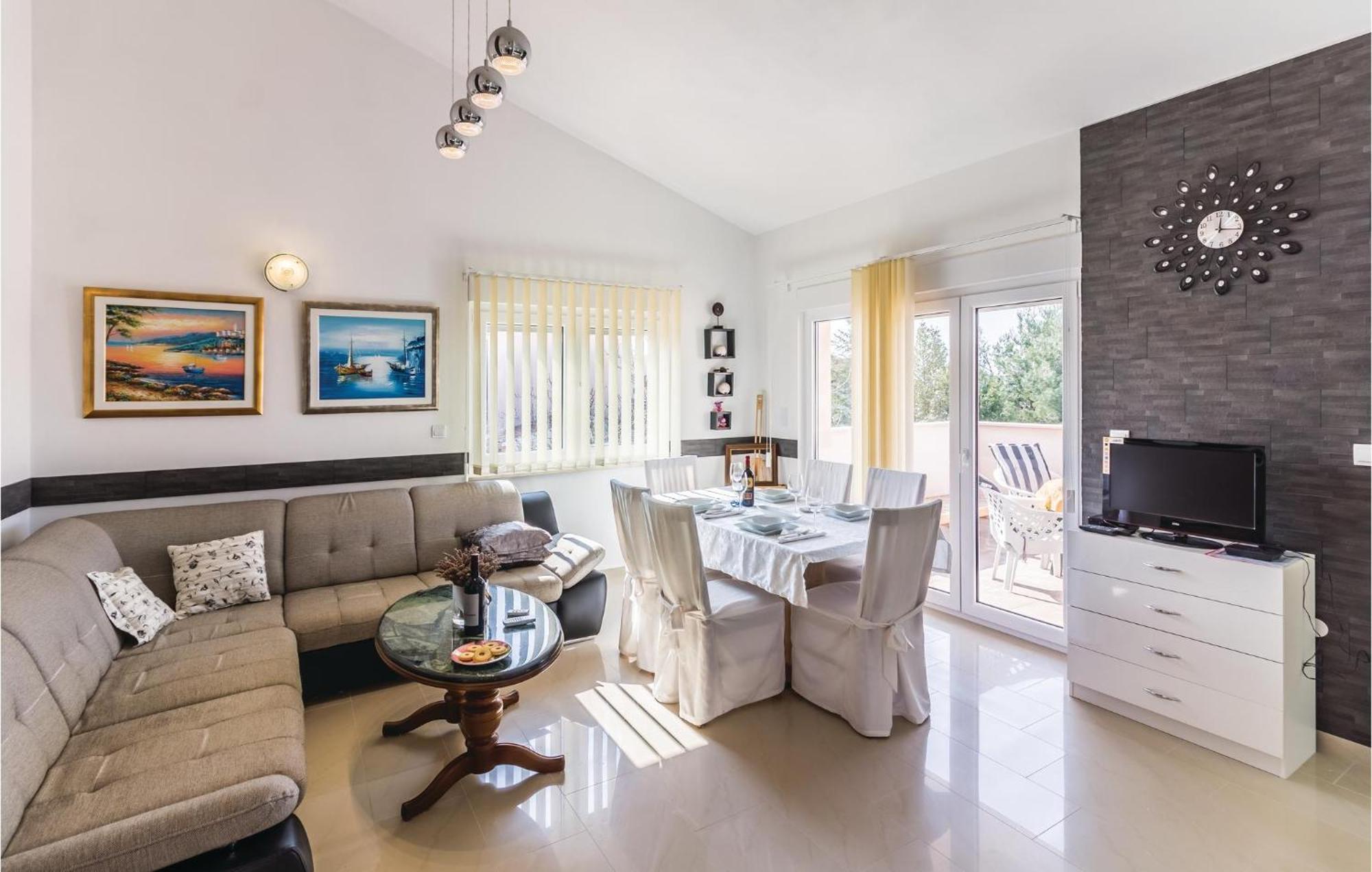 Stunning Apartment In Fazana With House Sea View ภายนอก รูปภาพ
