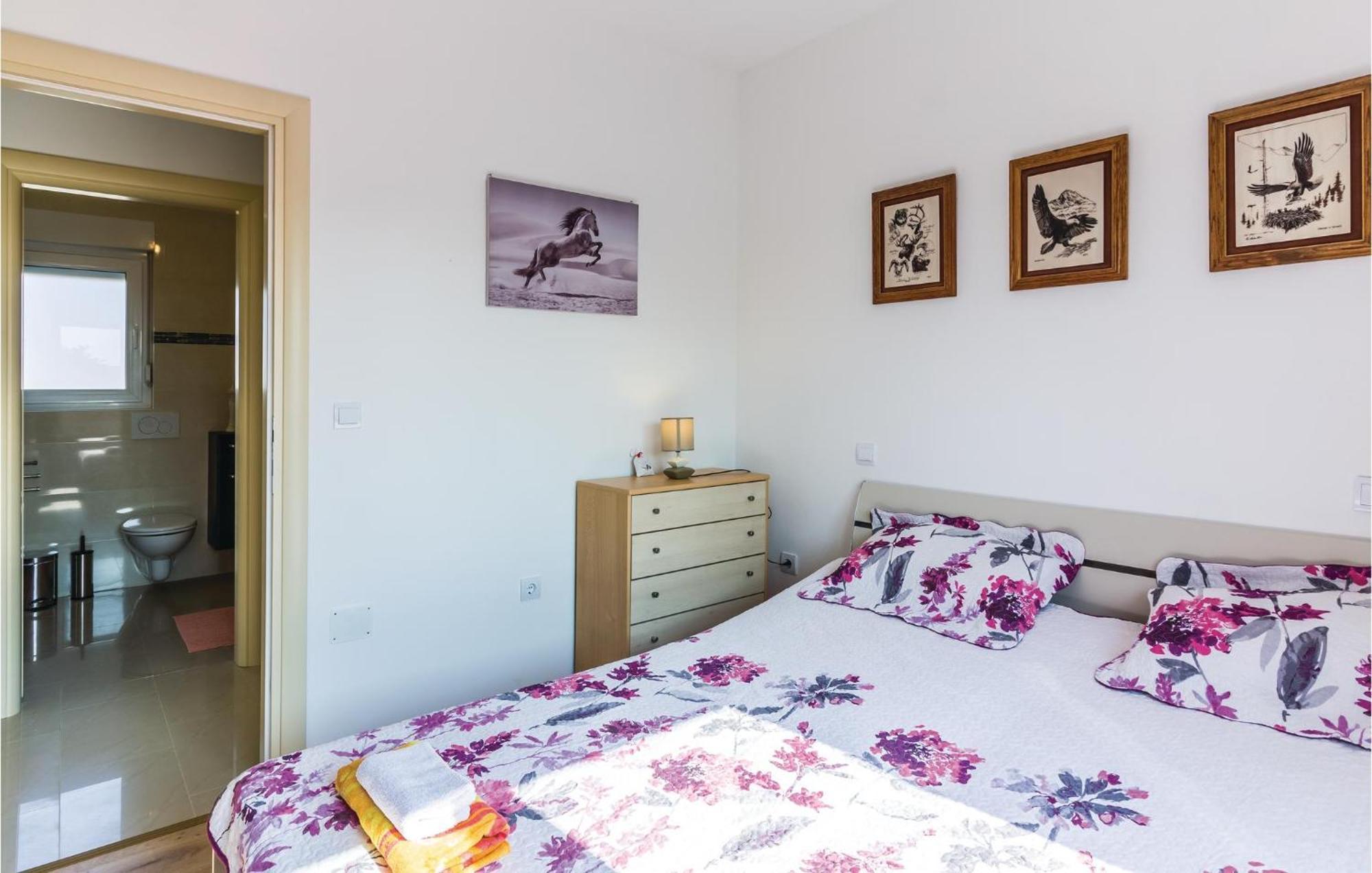 Stunning Apartment In Fazana With House Sea View ภายนอก รูปภาพ