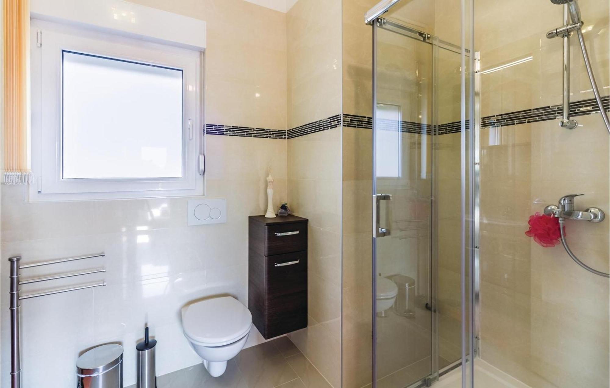 Stunning Apartment In Fazana With House Sea View ภายนอก รูปภาพ