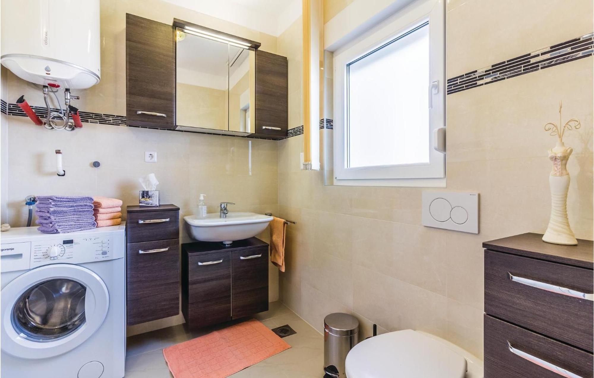 Stunning Apartment In Fazana With House Sea View ภายนอก รูปภาพ