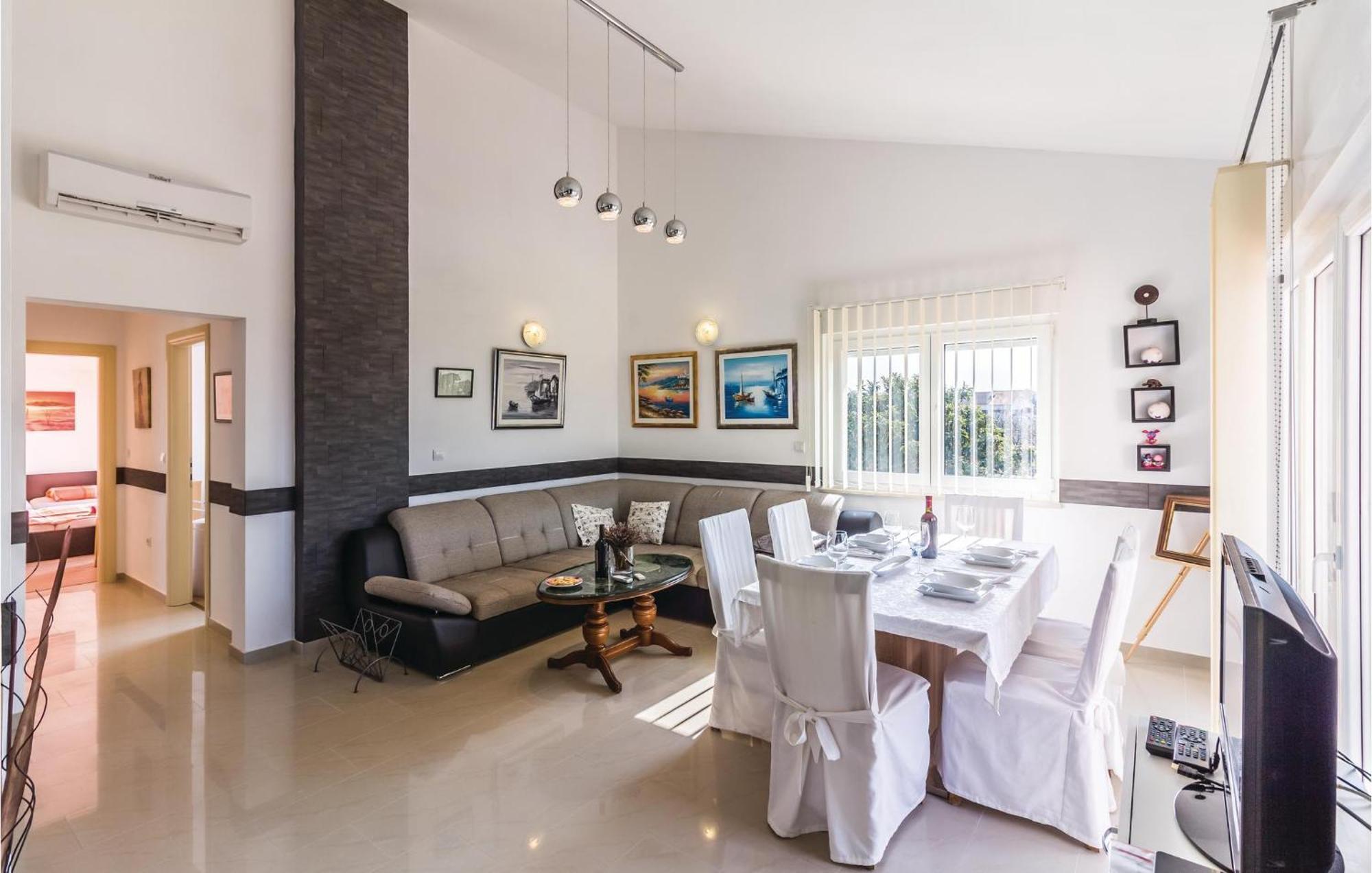 Stunning Apartment In Fazana With House Sea View ภายนอก รูปภาพ