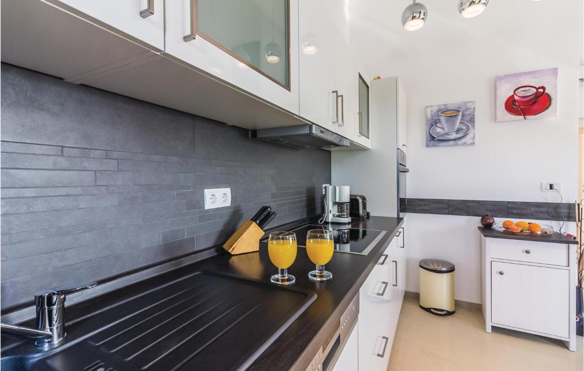 Stunning Apartment In Fazana With House Sea View ภายนอก รูปภาพ