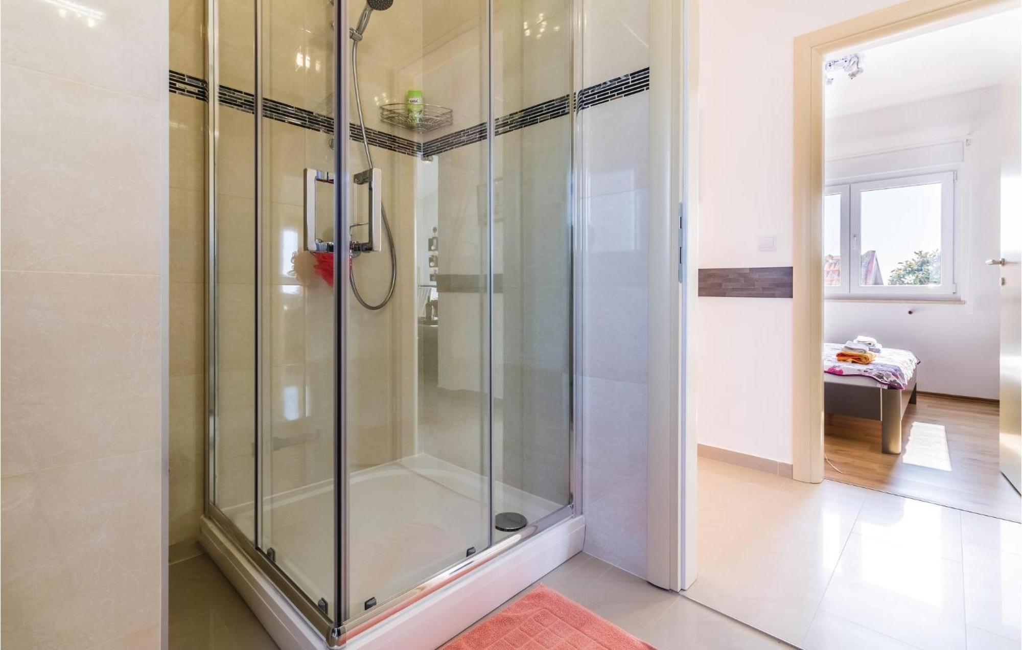 Stunning Apartment In Fazana With House Sea View ภายนอก รูปภาพ